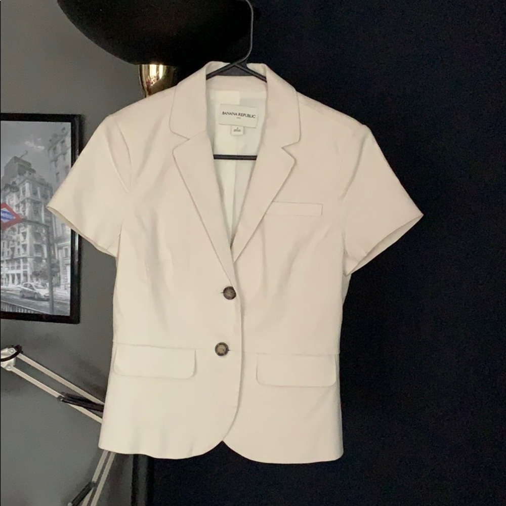 Cream/white Banana Republic short sleeved blazer